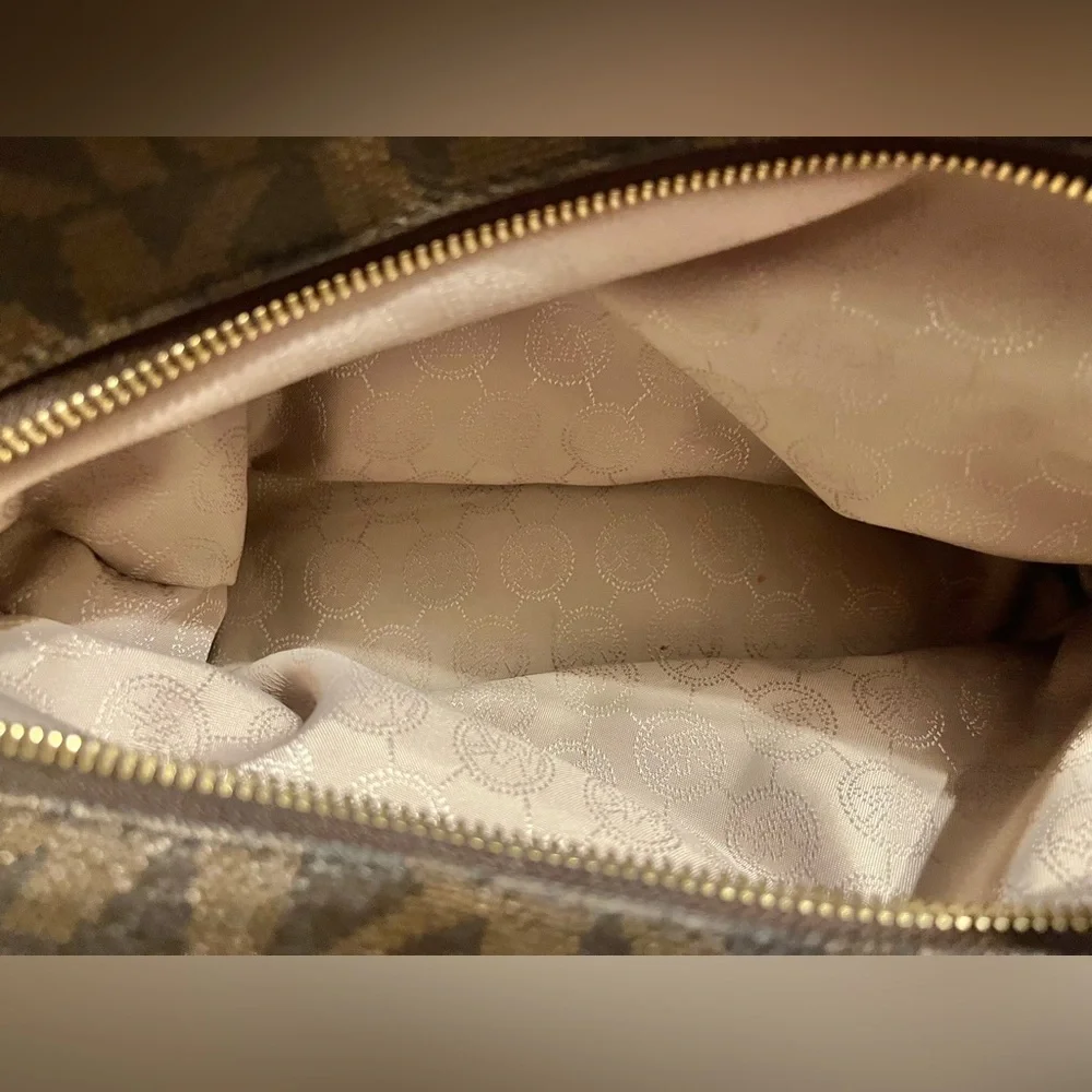 Michael Kors Jet Set Chain Tote Bag